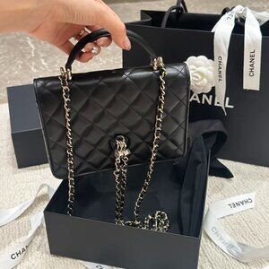 Classic CHANEL Bag: A Stylish and Versatile Choice for Elegance